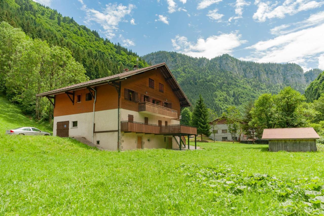Grand Appartement Proche Gd Bornand Glieres-Val-de-Borne Экстерьер фото